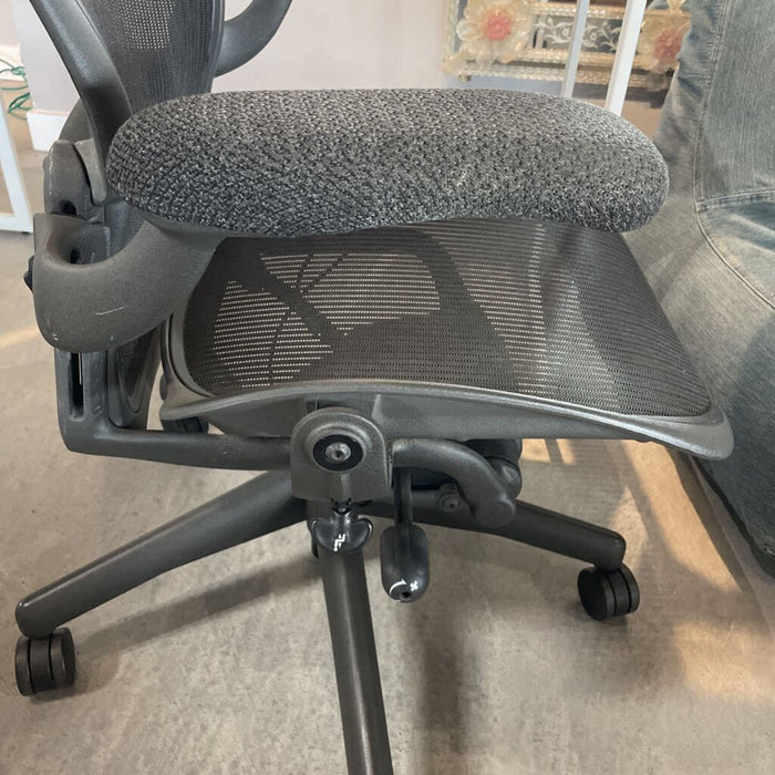 Herman Miller Aeron Chair